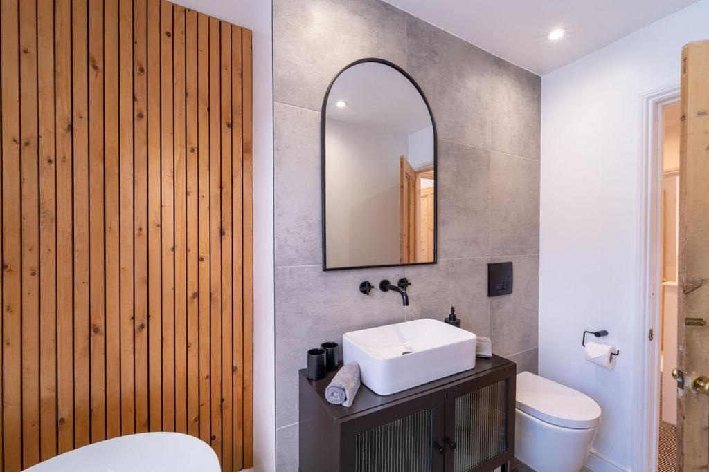 Elegant 3 Bedroom Home In The Centre Of Cheltenham Buitenkant foto