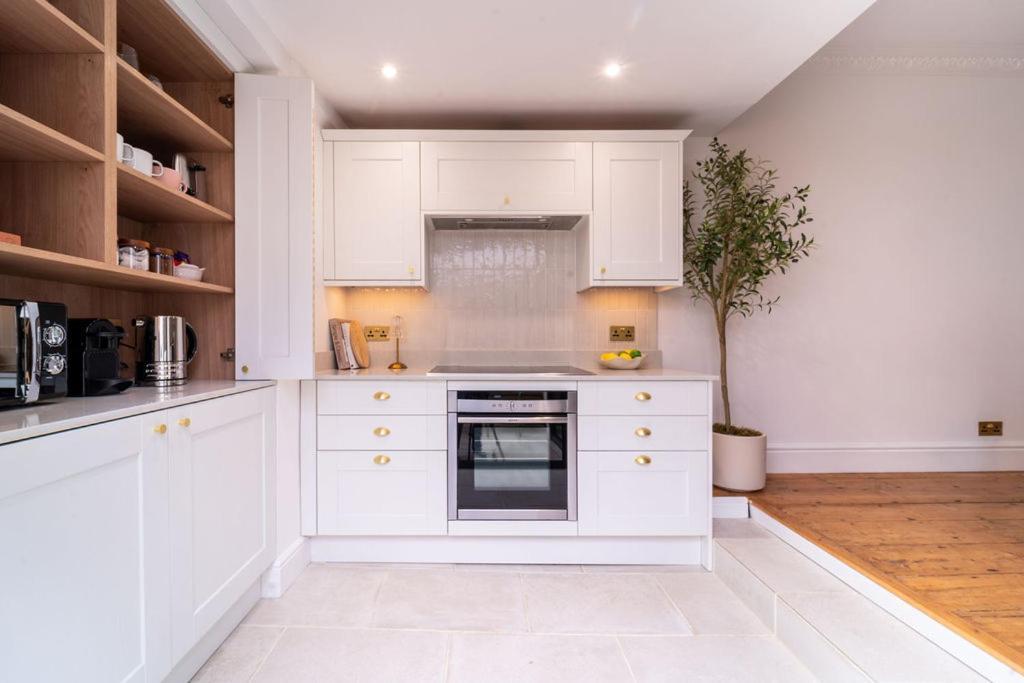 Elegant 3 Bedroom Home In The Centre Of Cheltenham Buitenkant foto