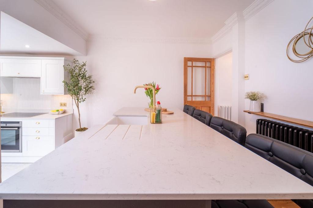 Elegant 3 Bedroom Home In The Centre Of Cheltenham Buitenkant foto