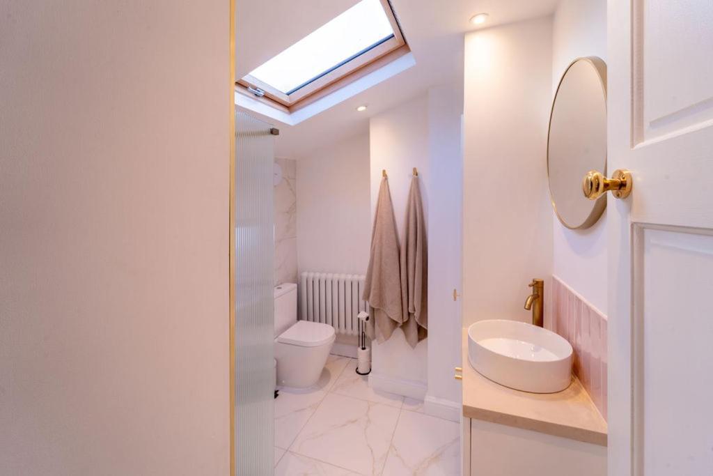 Elegant 3 Bedroom Home In The Centre Of Cheltenham Buitenkant foto