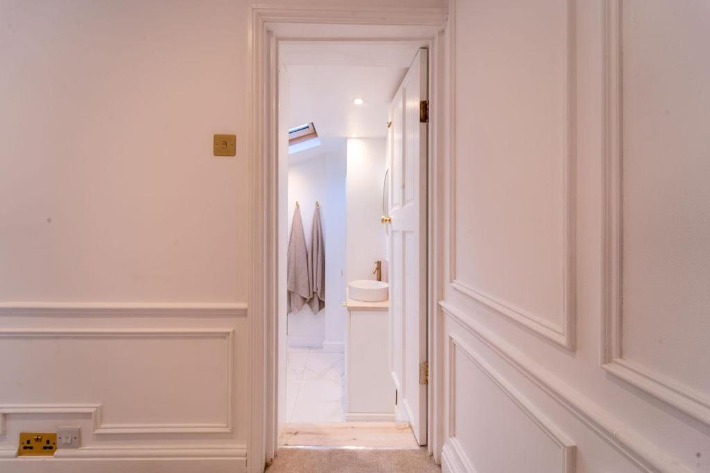 Elegant 3 Bedroom Home In The Centre Of Cheltenham Buitenkant foto