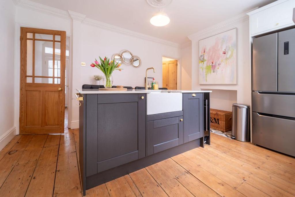 Elegant 3 Bedroom Home In The Centre Of Cheltenham Buitenkant foto